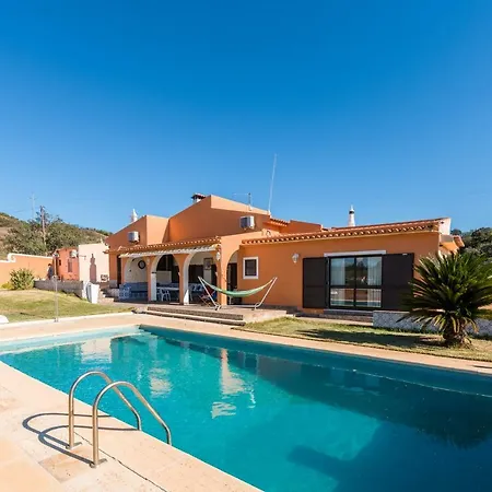 וילה Traditional Countryside Hilltop *